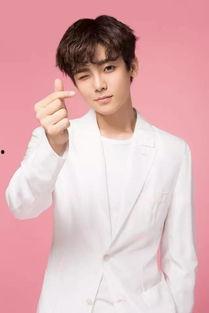 侯明昊爆料女朋友视频,甜蜜瞬间引网友热议