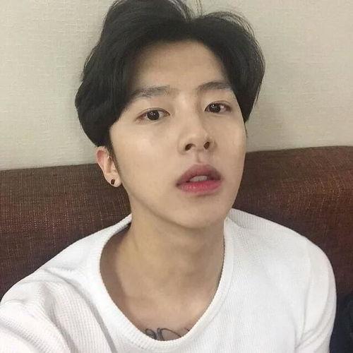 网红吃瓜微信头像男,揭秘网络红人的幕后生活  第3张